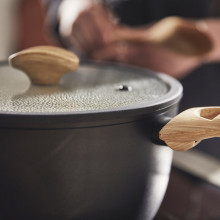 HUSKNUT قدر مع غطاء, مانع للالتصاق أسود, 4.7 ل