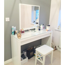 طاولة + مرآة + مقعد