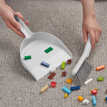 مجرود وفرشاة لون رمادي