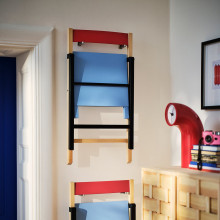 IKEA PS 2026 كرسي قابل للطي, بتولا أزرق/أسود أحمر