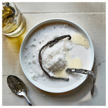 JÄMLIK شمعة معطرة في كأس, فانيلا/بيج فاتح, 20 س