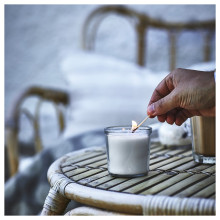 JÄMLIK شمعة معطرة في كأس, فانيلا/بيج فاتح, 20 س