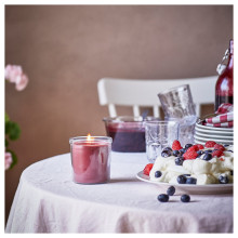 STÖRTSKÖN شمعة معطرة في كأس, توت/أحمر, 40 س