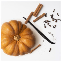 HÖSTAGILLE شمعة معطرة في كأس، فتيلين, يقطين متبل/بني, 40 س