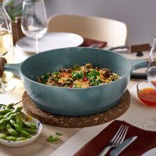 KLIPPFISK مقلاة سوتيه مع غطاء, مانع للالتصاق زجاج/خشب رمادي- تركواز, 28 سم