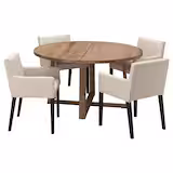 الطاولات والكراسي